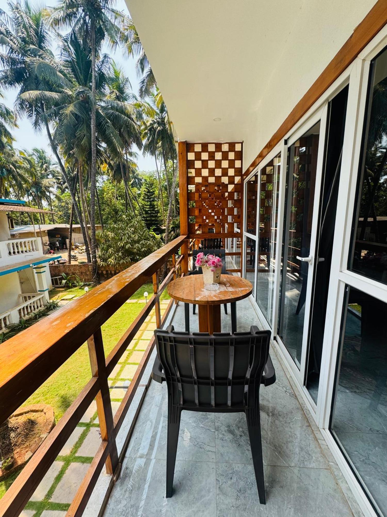 White Turtle Hotel Morjim Ngoại thất bức ảnh